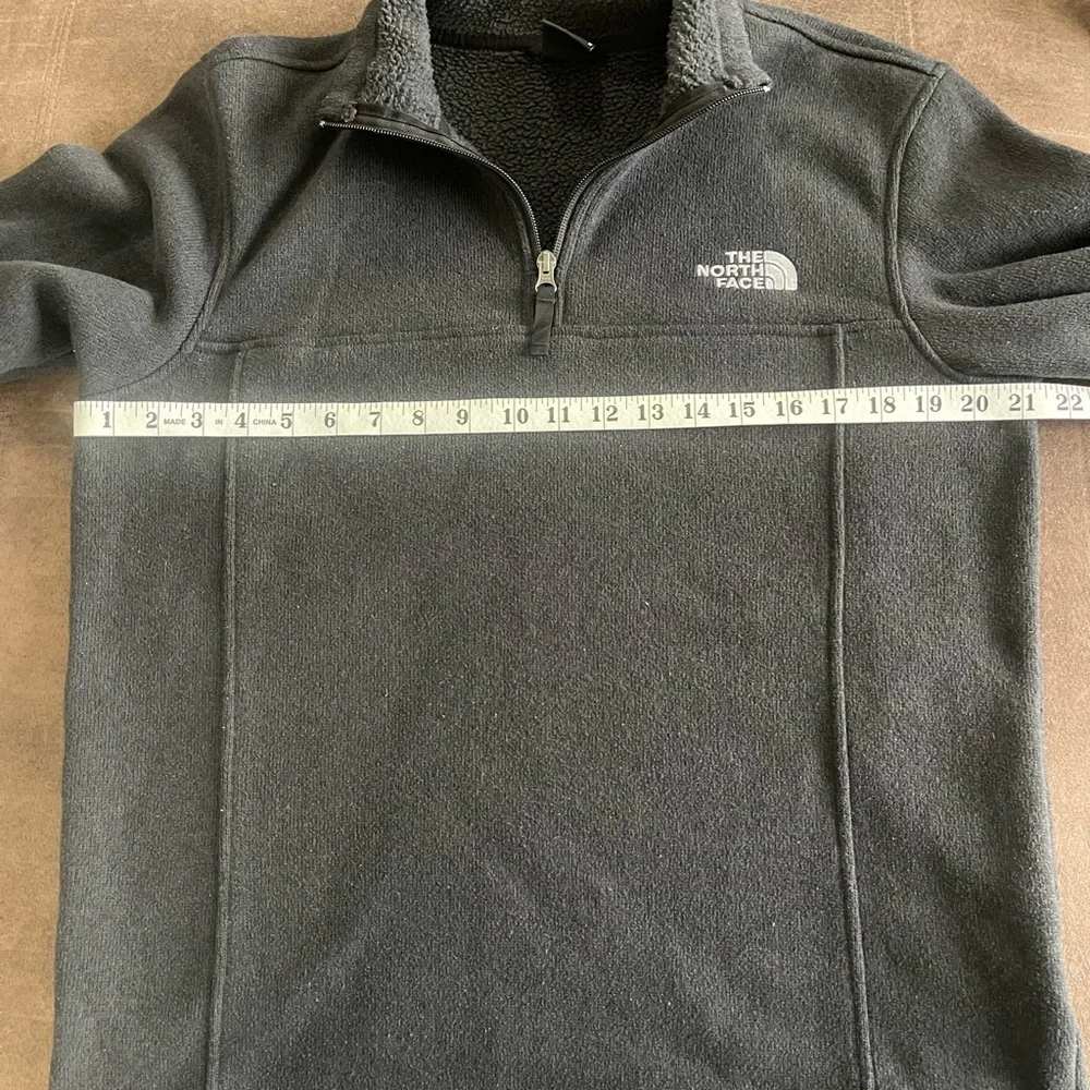 The Northface Men’s Leo Black 1/4 Zip Sweater Pullover Size Medium - Picture 7 of 8